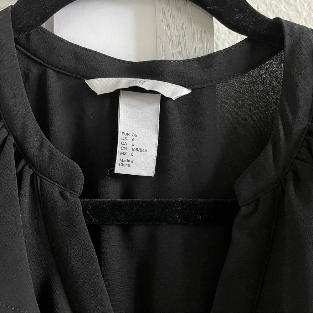H&M Dress with Ruffle Detail - Picture 5 of 6